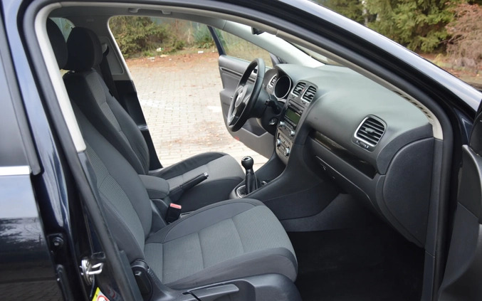 Volkswagen Golf cena 19900 przebieg: 225000, rok produkcji 2010 z Legnica małe 172
